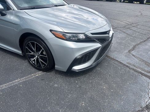 Used 2023 Toyota Camry SE AWD/4WD image 6