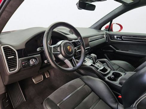 Used 2023 Porsche Cayenne GTS AWD/4WD image 9