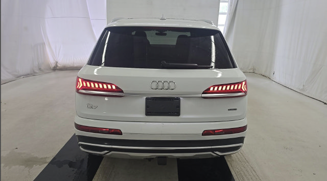Used 2023 Audi Q7 3.0T Premium w/ Convenience Package AWD/4WD image 5