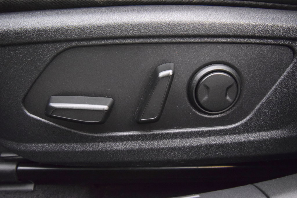 Used 2023 Hyundai Elantra Limited w/ Cargo Package FWD image 23