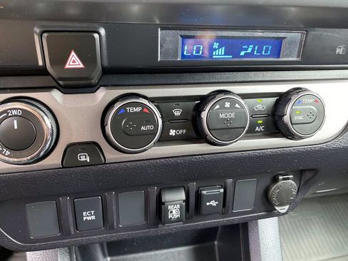 Used 2023 Toyota Tacoma SR5 AWD/4WD image 14