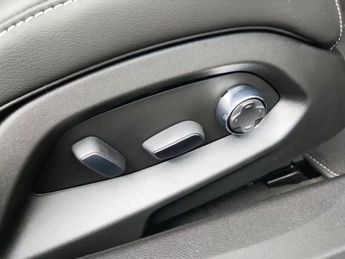 Used 2024 Chevrolet Corvette Stingray Preferred Cpe w/ 2LT image 35