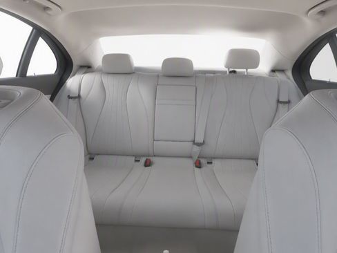 Used 2017 Mercedes-Benz E 300 4MATIC image 18