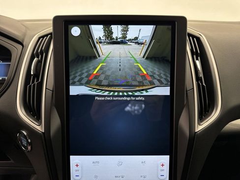 New 2024 Ford Edge SE image 8