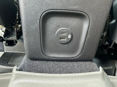 Used 2022 Ford Escape SE w/ Cold Weather Package image 16