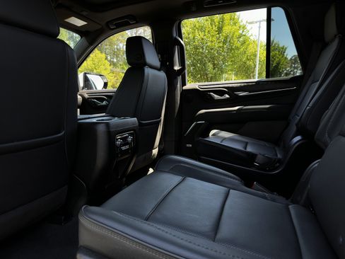 Used 2024 GMC Yukon Denali AWD/4WD image 31