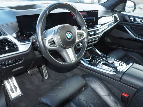 Used 2023 BMW X7 xDrive40i w/ M Sport Package image 9