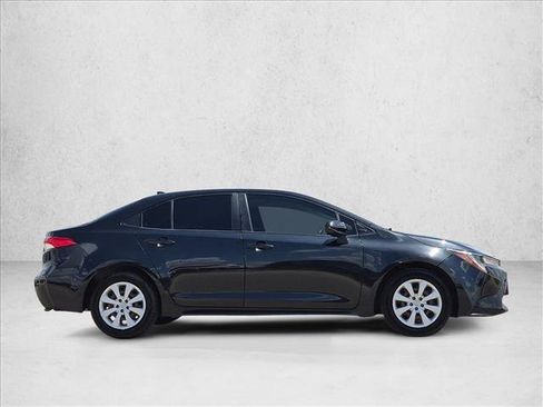Used 2021 Toyota Corolla LE FWD image 4
