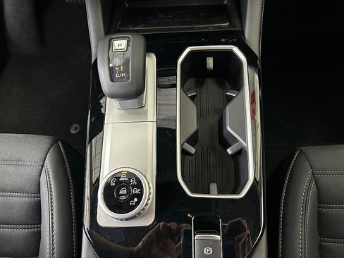 New 2025 Mitsubishi Outlander SE image 19