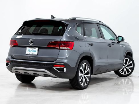 Used 2024 Volkswagen Taos SE FWD image 30