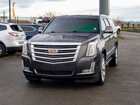 Used 2017 Cadillac Escalade ESV Platinum image 4
