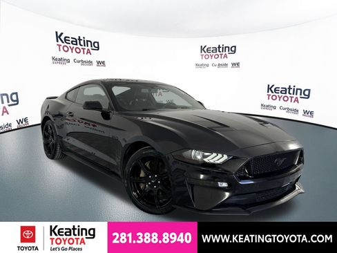 Used 2020 Ford Mustang GT Premium w/ Black Accent Package RWD image 2