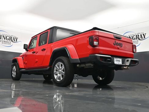 Used 2022 Jeep Gladiator Sport image 21