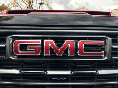 New 2025 GMC Sierra 2500 AT4 image 31