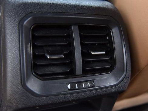 Certified 2023 Volkswagen Tiguan SE FWD image 21