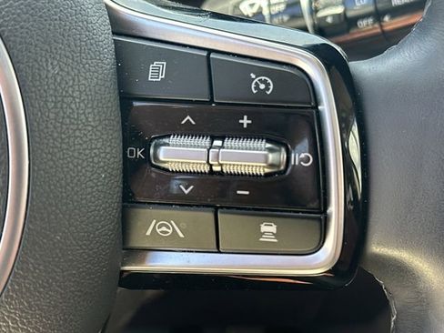 Certified 2024 Kia Carnival SX Prestige image 24