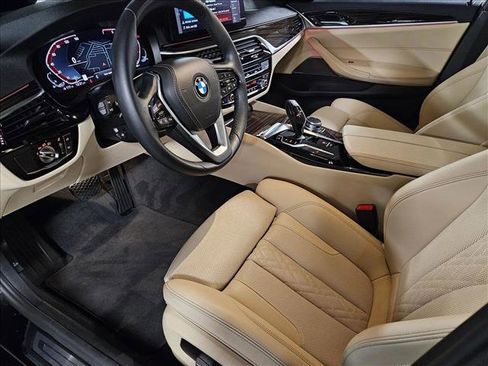 Certified 2023 BMW 530i w/ Premium Package RWD image 10