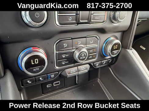 Used 2024 GMC Yukon AT4 w/ Technology Package AWD/4WD image 23