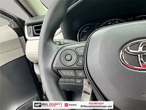 Used 2025 Toyota RAV4 XLE image 12