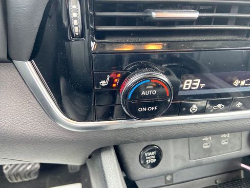 Used 2024 Nissan Rogue SL image 28