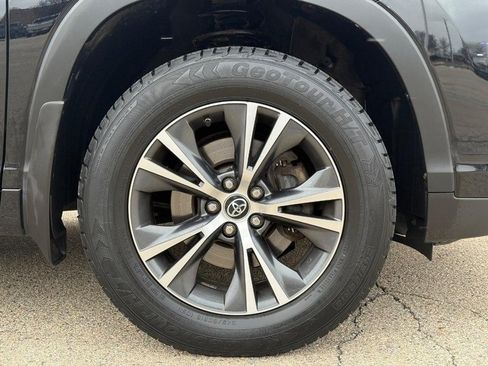 Used 2017 Toyota Highlander Plus image 9