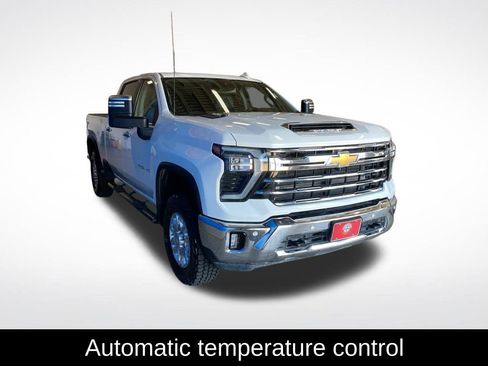 Used 2025 Chevrolet Silverado 2500 LTZ w/ LTZ Convenience Package AWD/4WD image 16