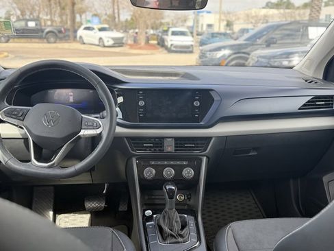Certified 2023 Volkswagen Taos SE image 12