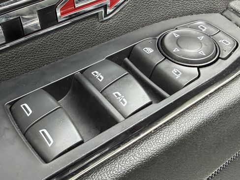 Used 2024 GMC Sierra 1500 AT4 w/ AT4 Premium Package AWD/4WD image 6