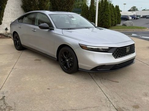 Used 2025 Honda Accord SE image 7