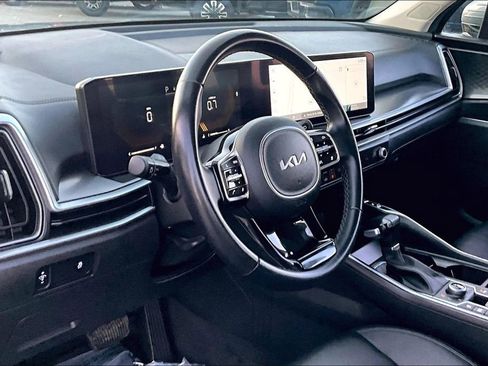 Used 2024 Kia Sorento S image 14