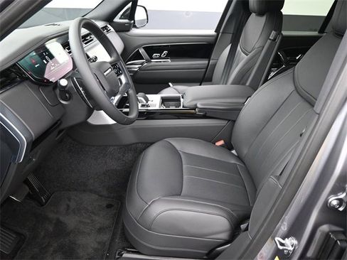 New 2025 Land Rover Range Rover SE image 5