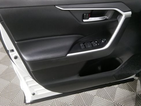 Used 2024 Toyota RAV4 XLE w/ Convenience Package AWD/4WD image 14