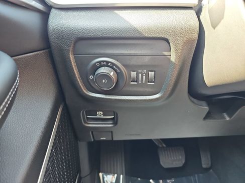 Used 2022 Jeep Grand Cherokee L Limited RWD image 35