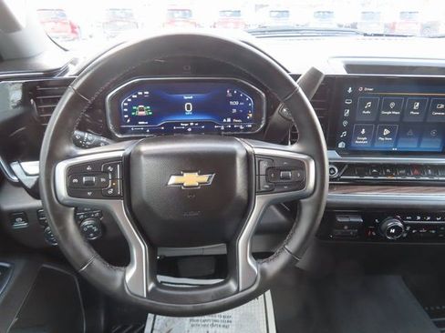 Used 2025 Chevrolet Silverado 1500 LT AWD/4WD image 4