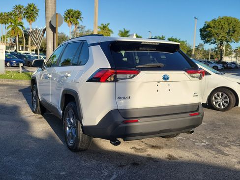 Used 2022 Toyota RAV4 XLE image 7