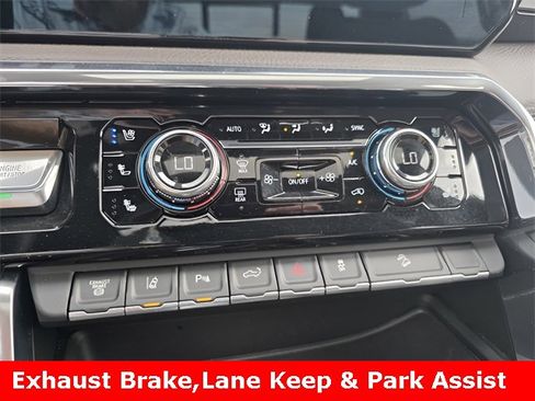 Used 2024 GMC Sierra 3500 Denali w/ Denali Reserve Package image 34