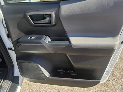 Used 2020 Toyota Tacoma TRD Off-Road image 19