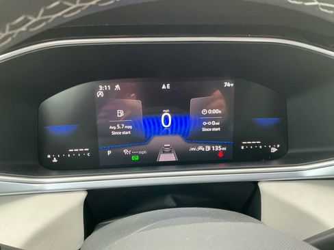 New 2025 Volkswagen Taos SE image 17