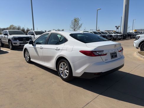 Used 2025 Toyota Camry LE FWD image 3