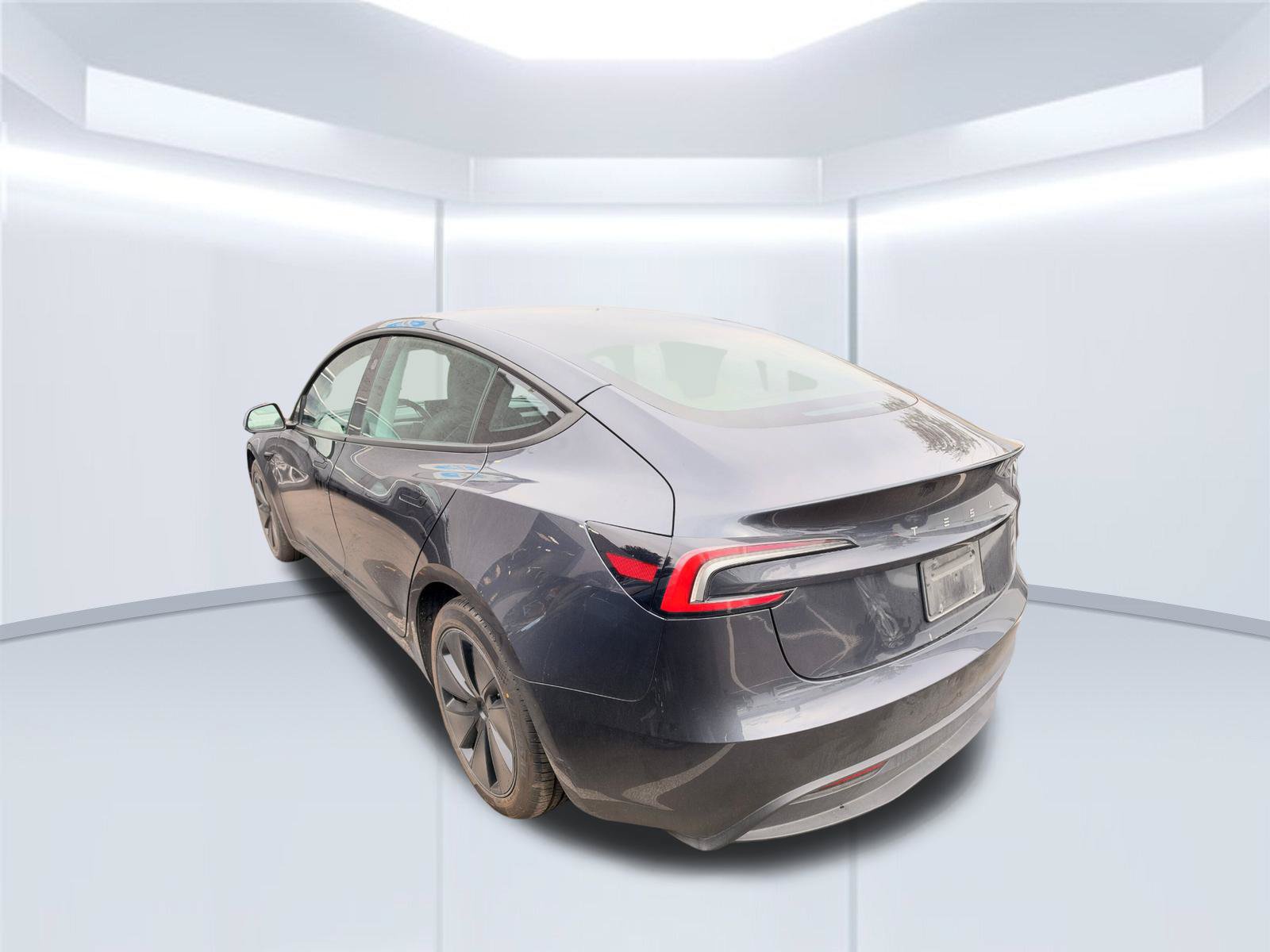 Used 2024 Tesla Model 3 Standard Range RWD image 4