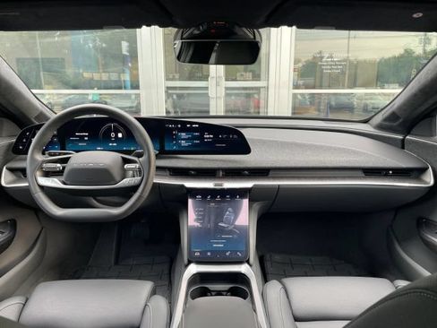 Used 2024 Lucid Air Touring AWD/4WD image 27
