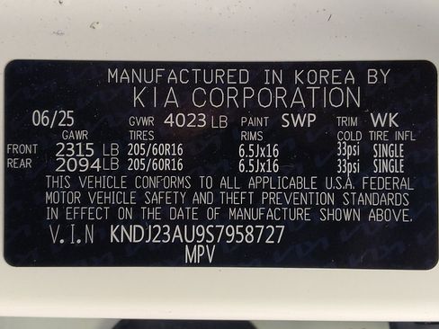 Used 2025 Kia Soul LX w/ LX Technology Package FWD image 33