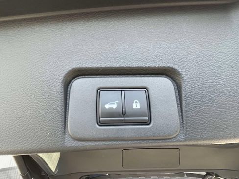 Used 2024 Nissan Rogue SV w/ SV Premium Package FWD image 11