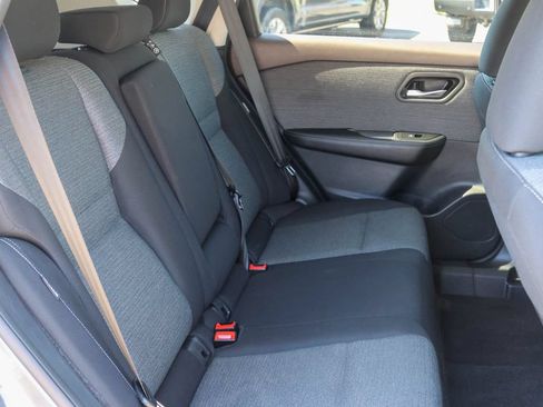 Used 2023 Nissan Rogue SV FWD image 11