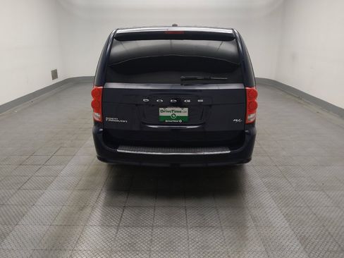 Used 2015 Dodge Grand Caravan R/T w/ Driver Convenience Group FWD image 7