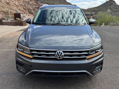 Used 2018 Volkswagen Tiguan SEL Premium w/ 3rd Row Seat Package image 2