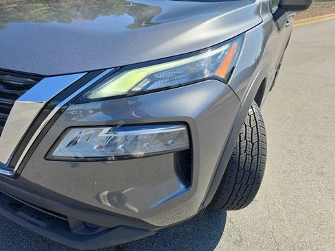 Used 2023 Nissan Rogue SV image 32