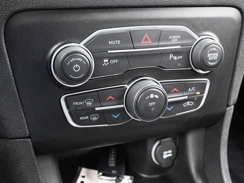 Used 2023 Dodge Charger SXT image 24