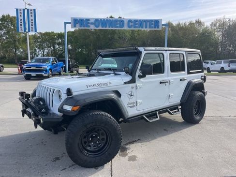 Used 2020 Jeep Wrangler Unlimited Sport S image 2