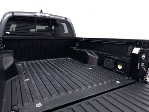Used 2021 Toyota Tacoma TRD Sport w/ Technology Package RWD image 10